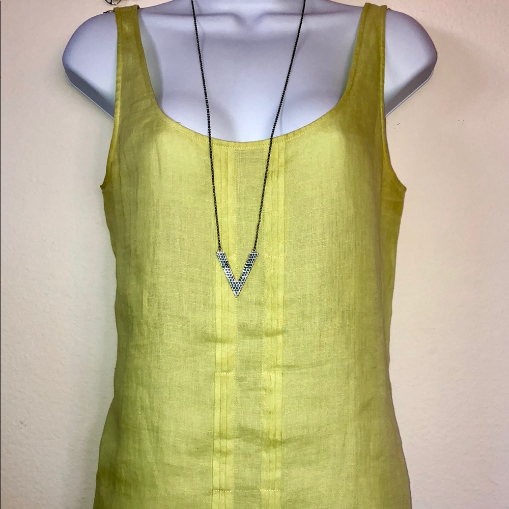 Dainty Dana Buchman Linen Tank